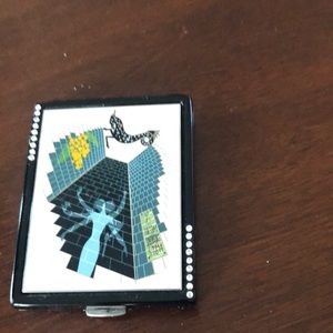 Ester Lauder compact